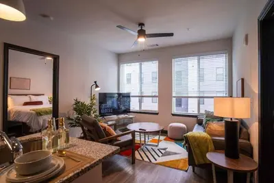 Image de Ultimate 2br, Pool, Gym, Rooftop Views, Walk to St