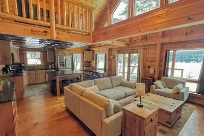 Image de Charming Lakewood Cottage on beautiful Woodbury Lake
