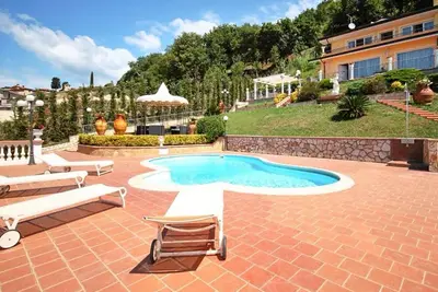 Image de Magnifique maison à Corsanico avec WiFi