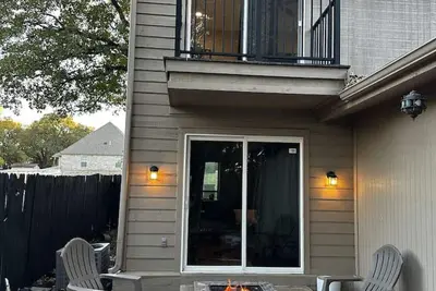 Image de Cozy Fun Getaway: Fire Pit, Table Hockey & More!