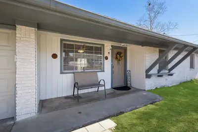 Image de Centrally Located Denison Home