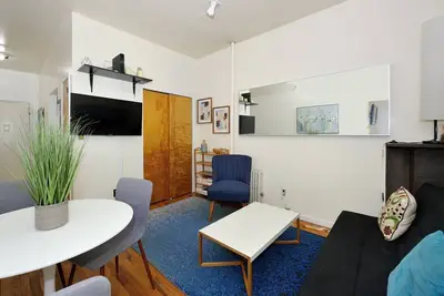 Image de Cozy 3br in Hell's Kitchen - Great Location!