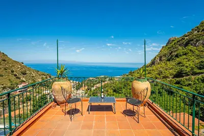 Image de Villa 'Storica Taormina' avec vue sur la mer, Wi-Fi et climatisation