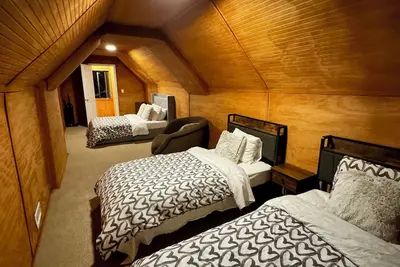 Image de Cozy Mountain Retreat, 9 Min to Sierra Slopes, Sleeps 6