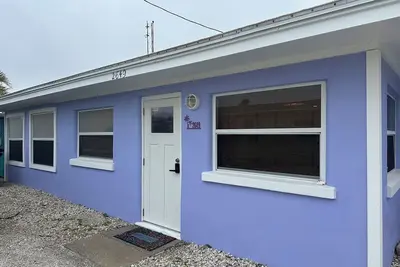 Image de Cozy fishing cottage on canal in Matlacha - 2 bedrooms and large outdoor space