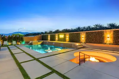Image de Ultimate Desert Escape: Pool, Spa & Festivals
