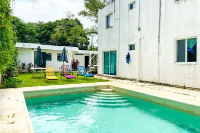 Image de Cool 4br Home Next to Olimpic Pool and Green Belly Button Park