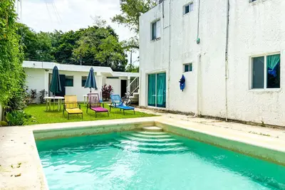 Image de Cool 4br Home Next to Olimpic Pool and Green Belly Button Park