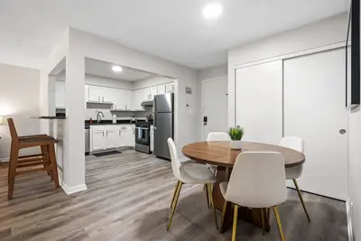 Image de Terrace Flat 208 - Charming, Updated 2bd, 1ba Flat