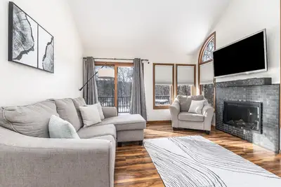 Image de 2 Bedroom, beautiful end unit