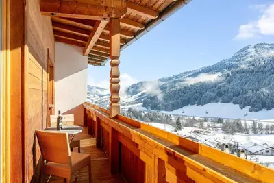 Image de Appartement spacieux pour groupes au Tyrol