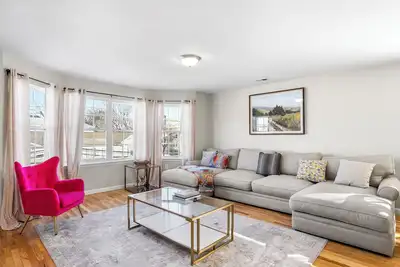Image de Modern, spacious 3bd/2ba home in Newark. 15mins Ewr/25mins Nyc