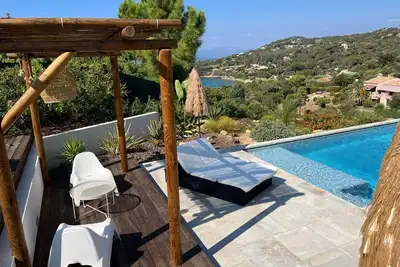 Image de Villa avec piscine vue mer à 5 mn à pied de la plage. Détente et luxe! !
