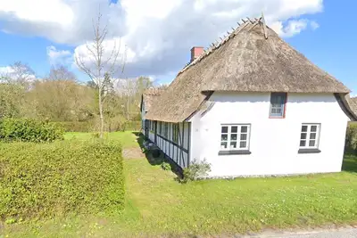 Image de Farmhouse with large garden in beautiful nature near the beach