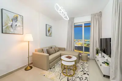 Image de Classy 1br Apartment with Lake View, Pool, Gym & Free Parking