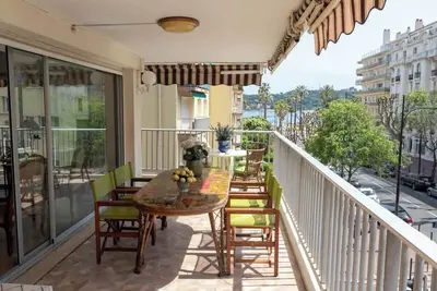 Image de Appart près des plages, plein centre, confortable