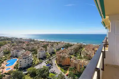 Image de Escape to paradise in Marbella. Enjoy an unforgettable vacation.