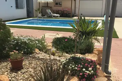 Image de At the heart of Don QuiXote and La Mancha wine route. Pet and family friendly.