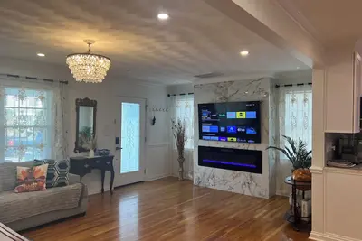 Image de Beachside Escape 2-Bedroom Gem in Norfolk, Steps from the Sand, with Ac and Wifi