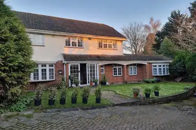 Image de Secluded 4 bedroom house on private road in Chislehurst