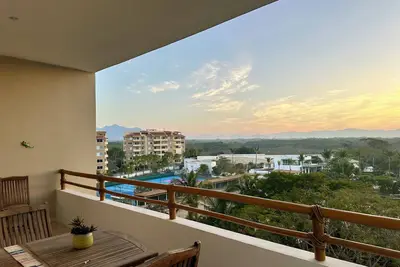 Image de Serenity With Beach Views. Your Poolside Paradise