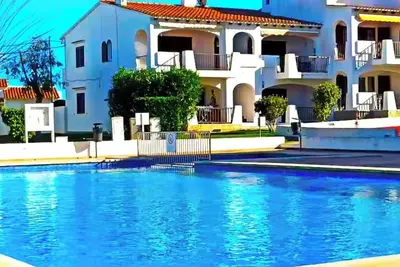 Image de Vistamar. Peace, comfort, and views just steps from the beach