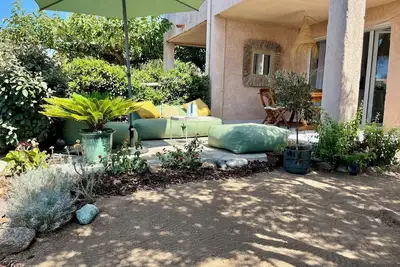 Image de Appartement 57m², 4 personnes, 2 ch, jardin, au calme, clim, wifi, crique à 150m