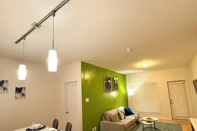 Image de 2bed Green High Rise Luxury Condo | Eaux Claire