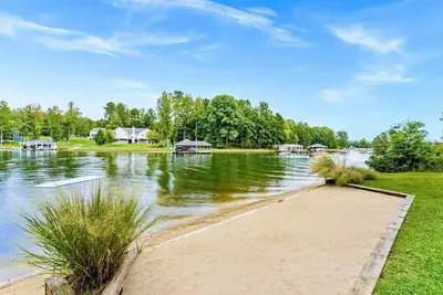 Image de New 6br Lakefront Lake Anna 5 Suites, Dock, Beach