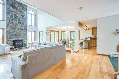 Image de Stunning Mountain Views! Skiing & North Conway! Relax in the private Hot Tub!