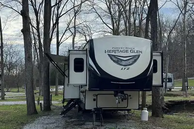 Image de Cozy 2-bedroom Rv 10 miles south of The Ark Encounter