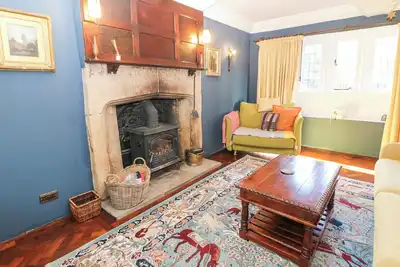 Image de Old Manor House, family friendly, with open fire in Chesterfield