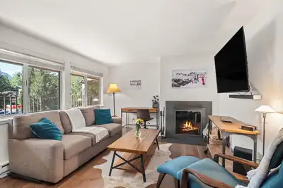 Image de Aspen 30-Day Luxury Lease, Downtown 2br, Pool, Steps to Gondola & Core