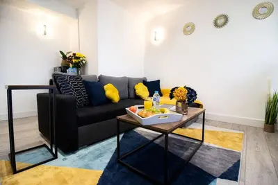 Image de 14cb Apartment 2 Bedroom Sleeps 4 Long Stay Disc