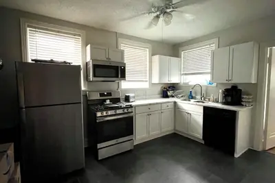 Image de Great Mid-Term Rental: Charming 2 bd\/1 office University City Duplex