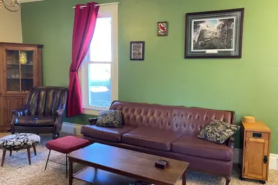 Image de Charming 3-bedroom Victorian house with Ac and WiFi in Vermillion