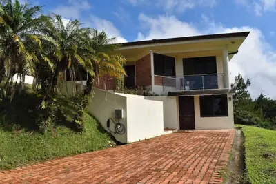 Image de Welcoming 3-bedroom house with WiFi in Tilaran