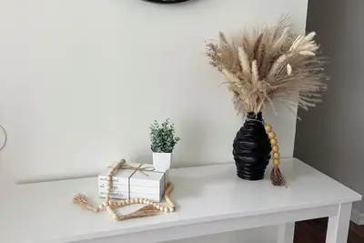 Image de Charming 3-Bedroom Home in the Heart of Alpharetta – Walk to Avalon & Dining!