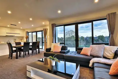 Image de Fantastic River View- Brand New Home 4 bedrooms Villa