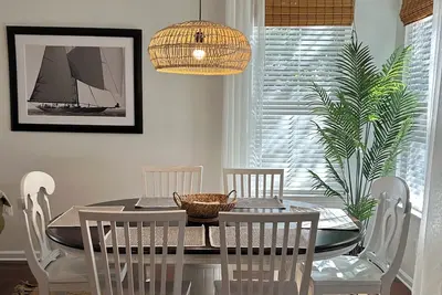 Image de Charming townhome in the historic area of Bluffton-3 Br & outdoor private oasis!