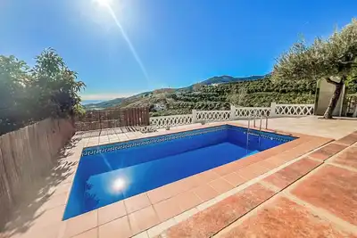 Image de Superbe villa privée avec vue sur la mer, piscine et terrasse ensoleillée