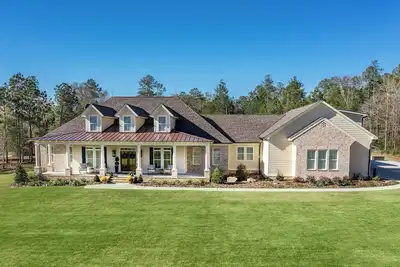 Image de Private, luxury home for Master's with Pool