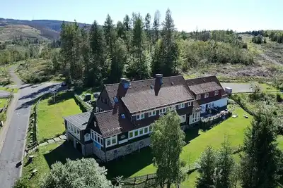 Image de World Lodge with unique, city-inspired rooms, located by the forest