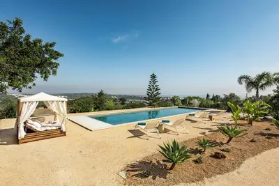 Image de Brand new Luxury Villa with stunning Lagos & Ocean Views