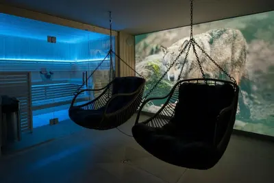 Image de Loge aux Loups, piscine int. , sauna, près du lac