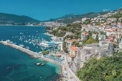 Image de Entire Apartment in Herceg Novi. Swimming Pool, Nature Trail and nearby stream.