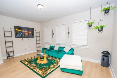 Image de Cozy Downtown Retreat, Sleeps 8, Fast Wi-Fi, Pet Friendly