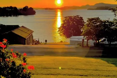 Image de Beautiful Chateau on Cherokee Lake\nCome relax and enjoy the beautiful view!