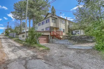 Image de Private 1 bedroom Hilltop Apartment near skiing, Deadwood, & 4x4 Trails