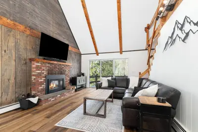 Image de White Cap Cabin-Dog Friendly Chalet in N. Conway!